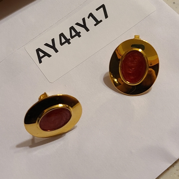 80's Style Gold & Red Clip on earrings vintage earrings for sale - Picture 11 of 12